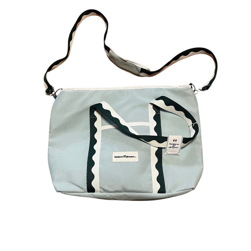 Business & Pleasure Co. Sage Green Scallop Holiday Cooler Tote NWT - Picture 4 of 8